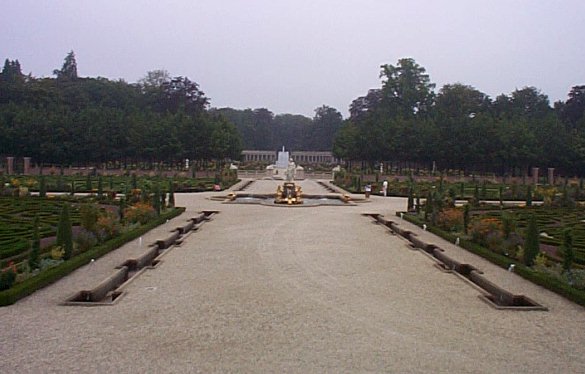 Apeldoorn-Palais Het Loo-Jardins-1.jpg - 46.59 K