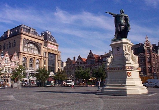 Gand-Satue de Jacob van Artevelde-Place March� du Vendredi (Vrijdagmarkt).jpg - 56.30 K