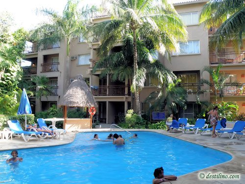 Hotel El Tukan (2009)