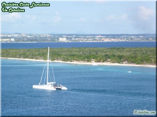 Catalina et La Romana en arrière-plan