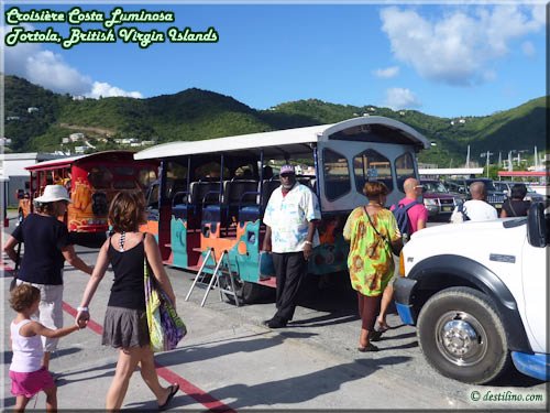 Les nombreux taxis au port