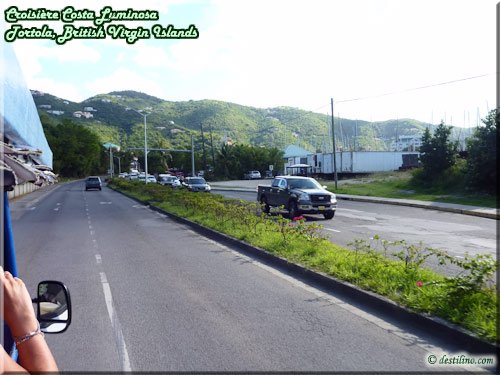 Ici on conduit de l'autre côté de la route