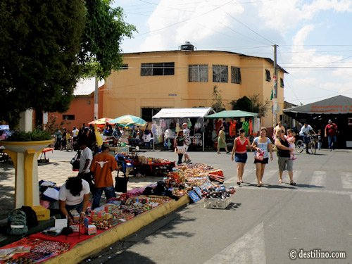 Juayua. Marche dans le village 