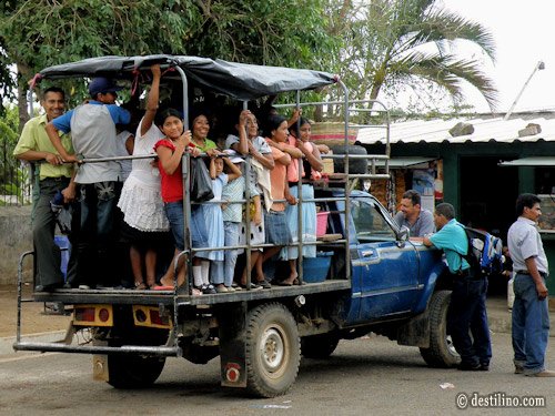 Nahuizalco. Transport en commun 