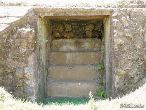 Parque San Andres On peut apercevoir la pyramide précédente  