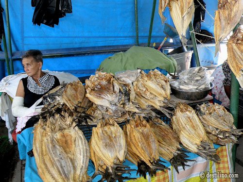 Port de Libertad. Ventes de poissons séchés 