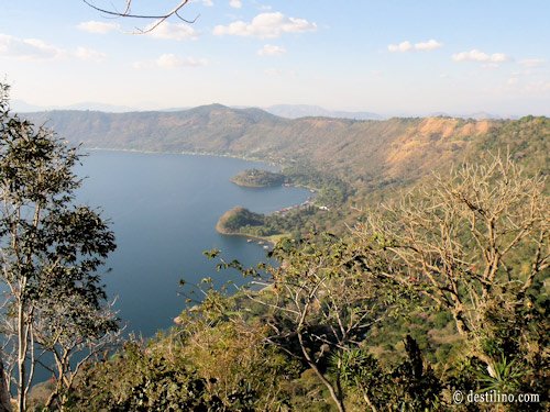 Lac Coatepeque. Le majestueux lac 