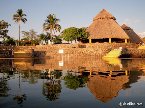 Le Bar « Gran Akan » situé près de la piscine « Agua Salada »