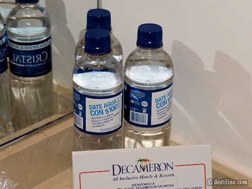 Chambre #1356 Bloc #1, secteur ouest Bouteilles d'eau remplacées tous les jours, gratuitement 