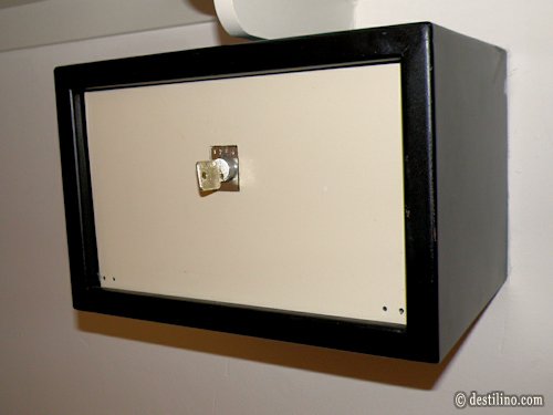 Chambre #1356 Bloc #1, secteur ouest Prise électrique 110 Volts, chambre