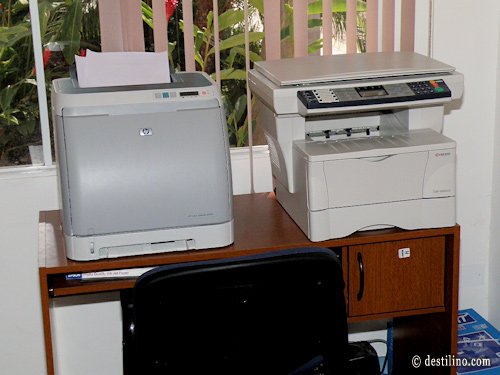 Stations Internet (5) avec imprimante, fax, etc. 