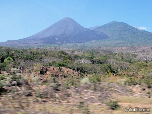 Le majestueux volcan Izalco 