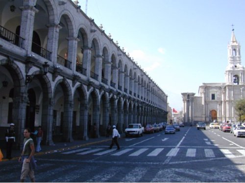 Une partie des nombreux balcons autour de la Place d'Armes 