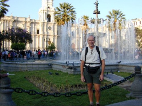 Normand sur la Plaza de Armas 